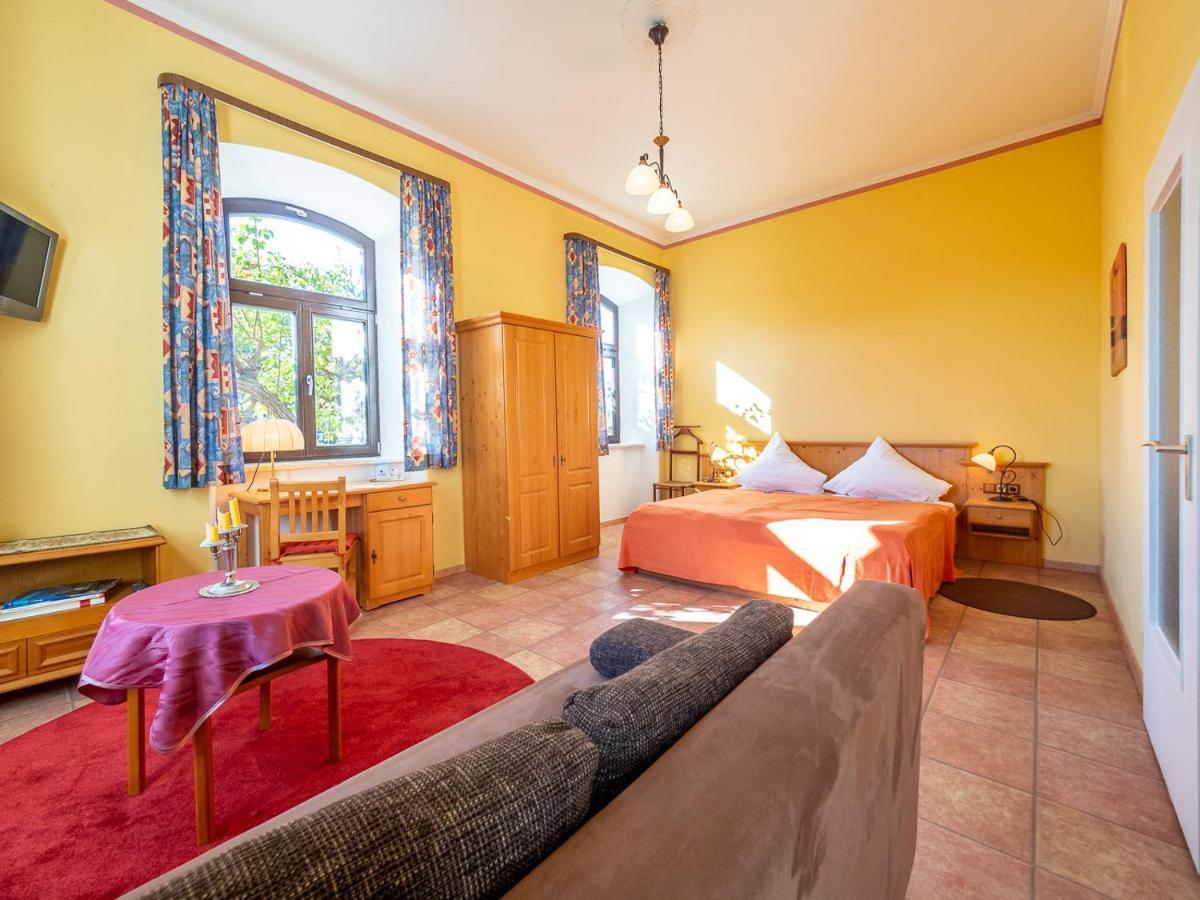 Kleinkunstbuehne Zur Post Beim John In Obing Hotell Exteriör bild