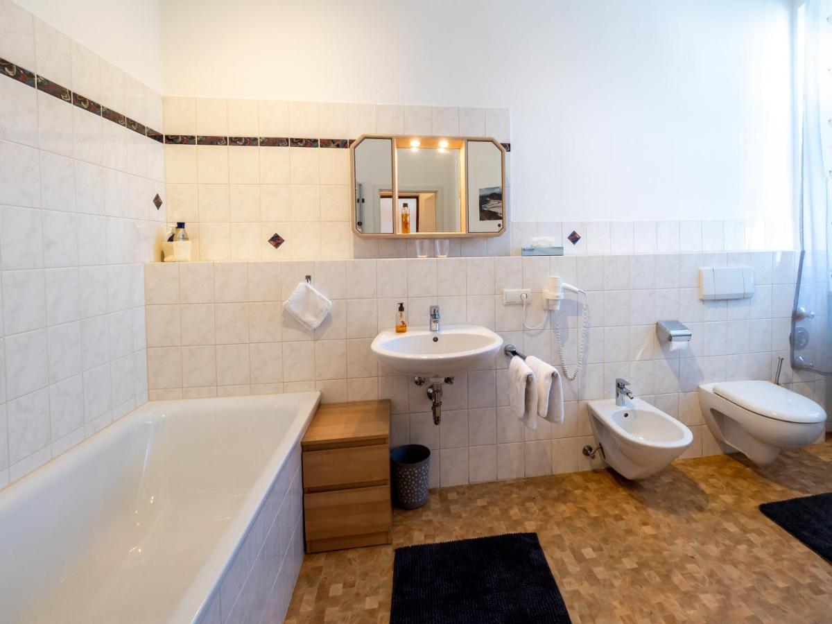 Kleinkunstbuehne Zur Post Beim John In Obing Hotell Exteriör bild